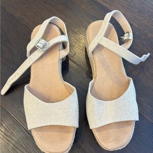 Old Navy Women's Tan Wedge Sandals